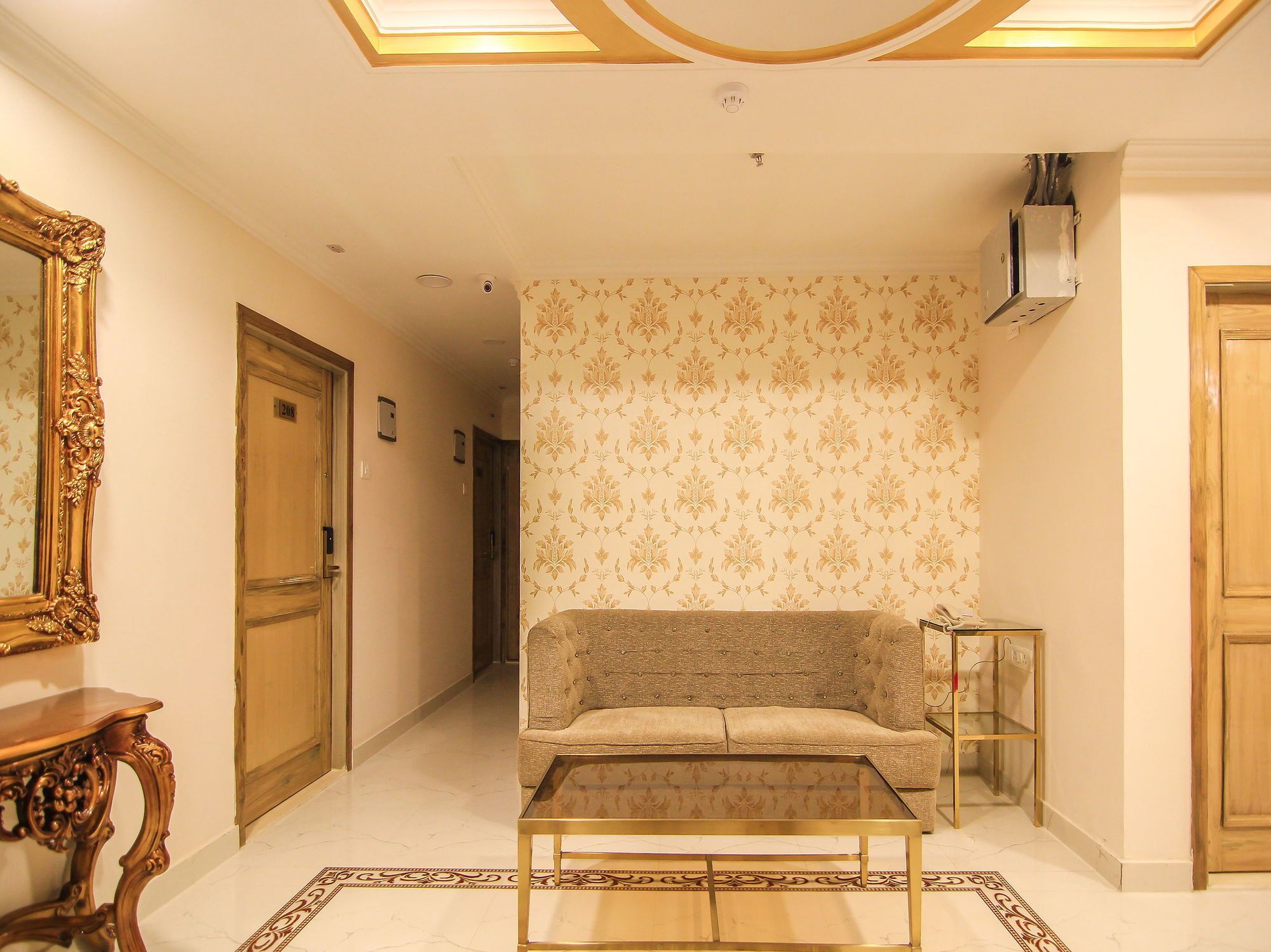 Oyo 11956 Galaxy Grand Hotel Lucknow Exterior photo